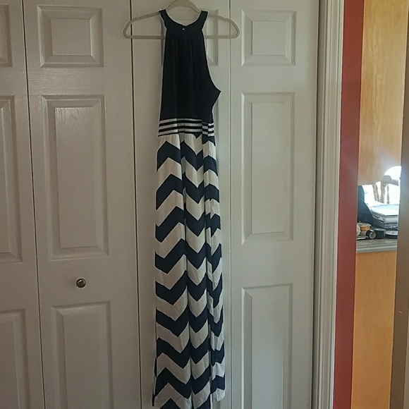 Dresses & Skirts - Dress